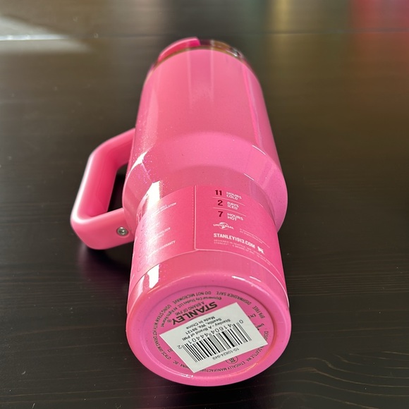 Wicked x Stanley Glinda 40 oz plus target exclusive slippers! Perfect gift NWT - Picture 3 of 8